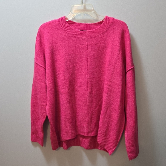 Vince Camuto Sweaters - Vince Camuto Womens Fuchsia Pink Barbie Crew Neck Sweater Large NWT 🩷🩷